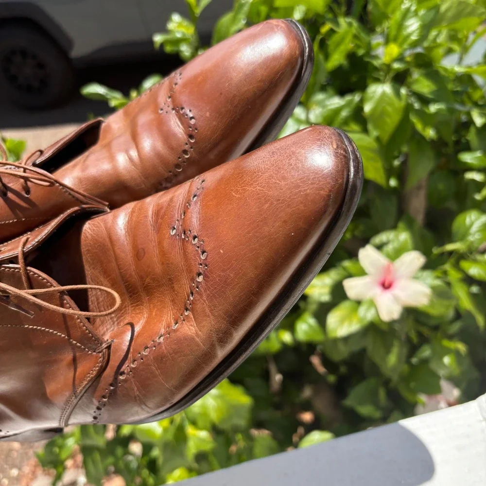 Hugo boss made in Italy brown wingtip derby dress shoes size 11 lace up men's